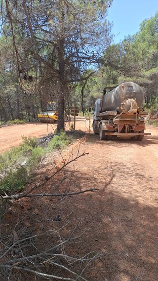 cisterna 8000L para caminos servicios no está en