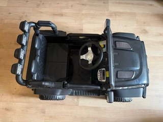 Coche eléctrico infantil todoterreno con mando