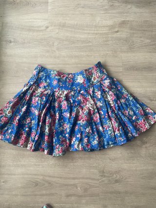 Falda floral azul y rosa