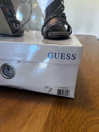 Zapatos Guess Tacón Alto Gris/Plata