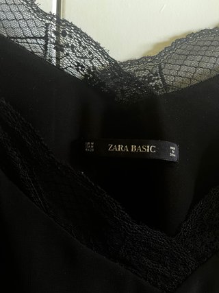 Blusa Zara encaje negro