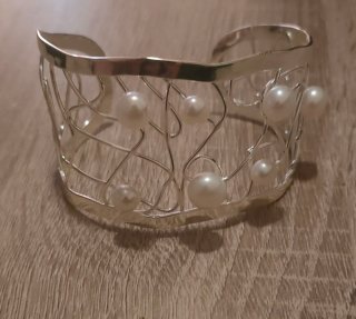 Pulsera de plata con perlas