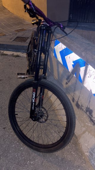Kona Stinky talla M en muy buen estado. Bicicleta