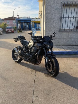 Kawasaki Z900 A2 2025 Negra