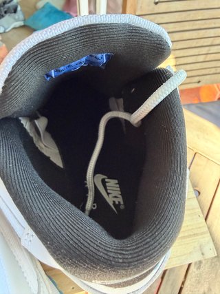 Air Jordan 11 Retro blanco y azul