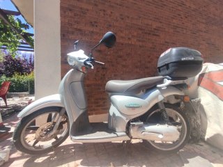 Aprilia Scarabeo Plata