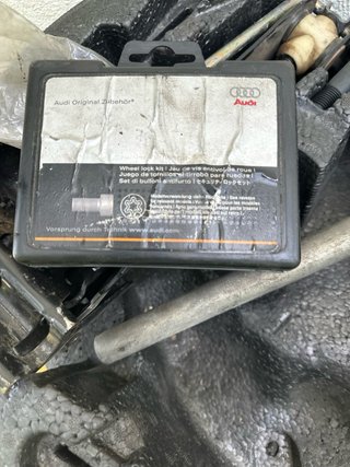 Kit Audi A4 llanta-RuedaNUEVA-Tornillos-gato