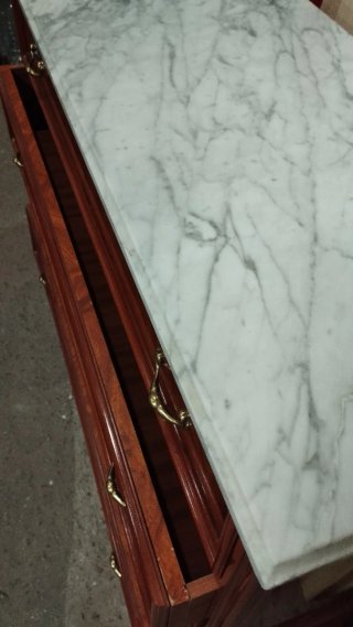 Cómoda/Taquillón Clásica Madera y Mármol