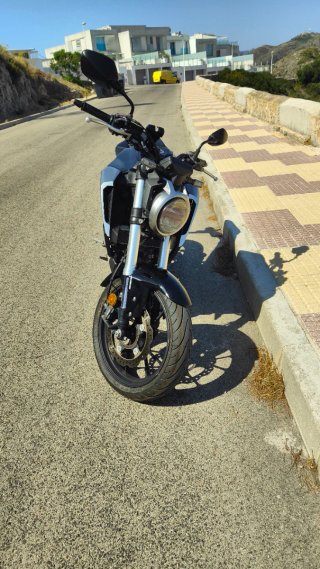 Honda CB125R Negra 2020
