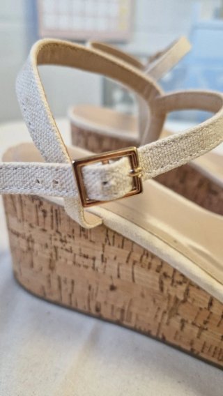 Sandalias cuña corcho y lino beige