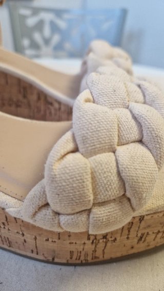 Sandalias cuña corcho y lino beige
