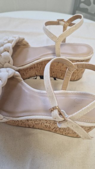 Sandalias cuña corcho y lino beige