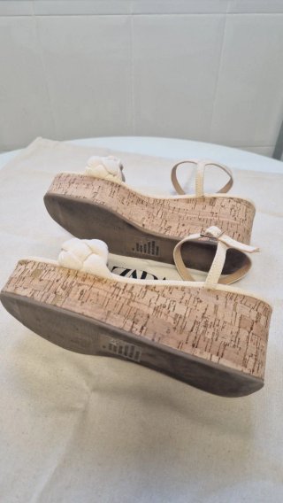 Sandalias cuña corcho y lino beige