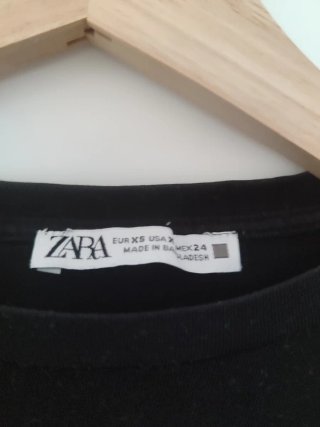Camiseta Negra Zara