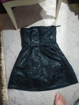 Vestido negro strapless