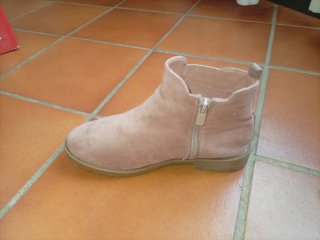 Botas bajas rosa con cremallera