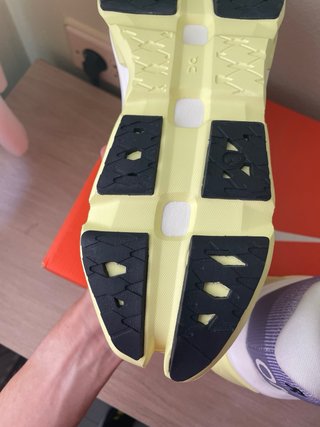 On Cloudmonster hyper 3 Morado/Amarillo