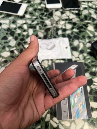 iPhone 4G 16GB Nero/Argento