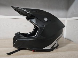 Airoh Twist 2.0 XL + Raven Edge Chrome