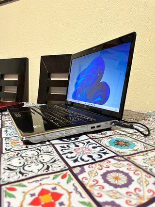 HP Pavilion DV7 • i5 • 8GB RAM • SSD+1TB HDD • 17”
