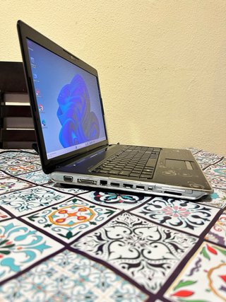 HP Pavilion DV7 • i5 • 8GB RAM • SSD+1TB HDD • 17”