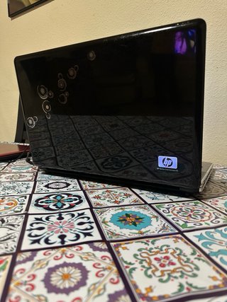 HP Pavilion DV7 • i5 • 8GB RAM • SSD+1TB HDD • 17”