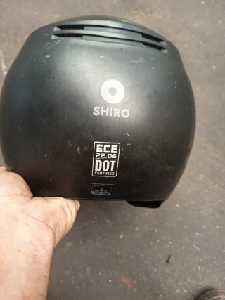 Casco de moto negro