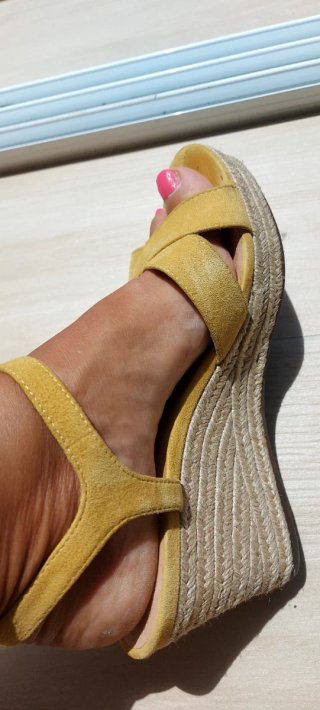 Sandalias Geox Amarillas