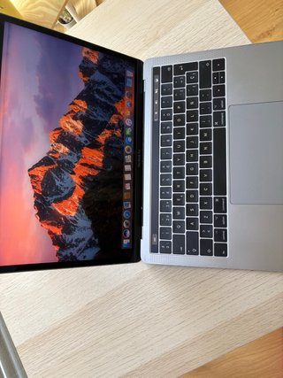 MacBook Pro 13” 2017 | Intel Core i7 | 16 GB RAM |