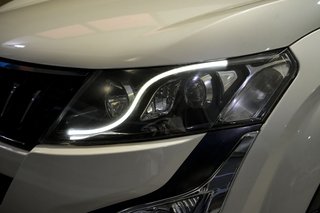 Mahindra XUV500 AWD (4X4) W6 - 7 plazas
