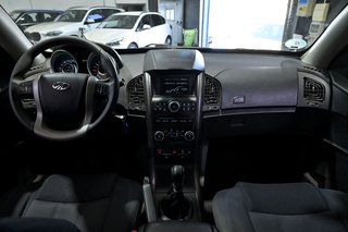 Mahindra XUV500 AWD (4X4) W6 - 7 plazas