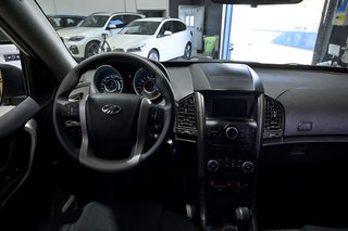 Mahindra XUV500 AWD (4X4) W6 - 7 plazas