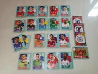 23 cromos Mundial + 4 sobres Carrefour