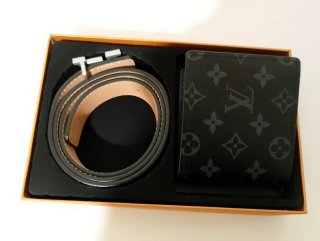 Cintura e portafoglio Louis Vuitton