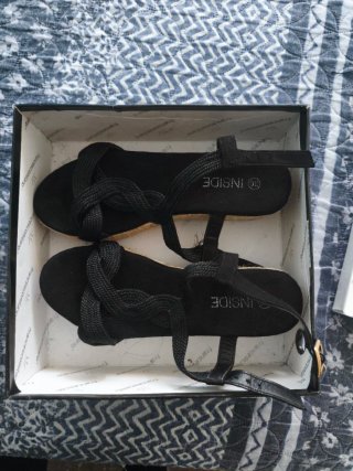 Sandalias negras Inside