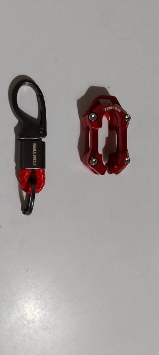 Zontes 125X ,accesorios.