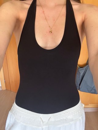 Body negro escote halter Zara