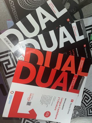 Lote de libros de lengua de primero de bachillerat