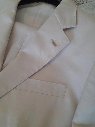 Traje de hombre blanco