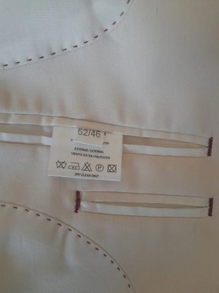 Traje de hombre blanco