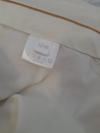 Traje de hombre blanco