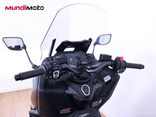 YAMAHA T-MAX 560