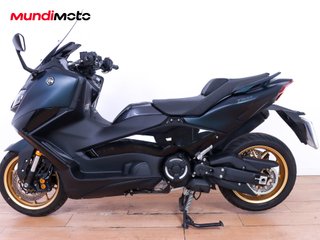 YAMAHA T-MAX 560