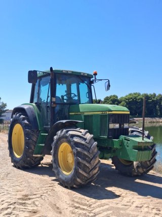 Tractor John Deere 6810