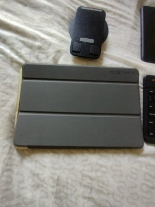 Tablet Nera con Tastiera e Supporto