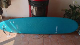 Tabla de surf Olaian con funda. Nueva.