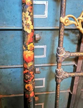 Cabezal cama antiguo metal dorado pintado