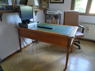 Escritorio inglés de madera