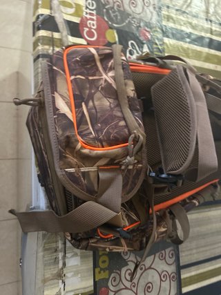 Mochila de pesca camuflaje naranja