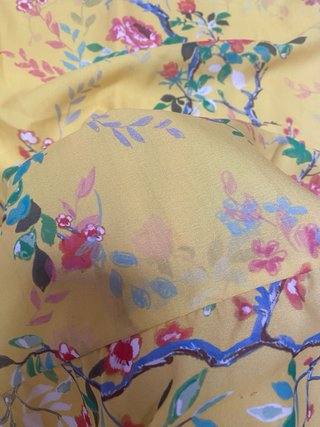 Vestido amarillo estampado floral S (talla grande)